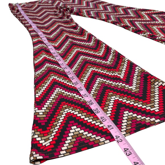 No Boundaries size large chevron “brick” look flare leg leggings/pants NEW - Picture 14 of 16